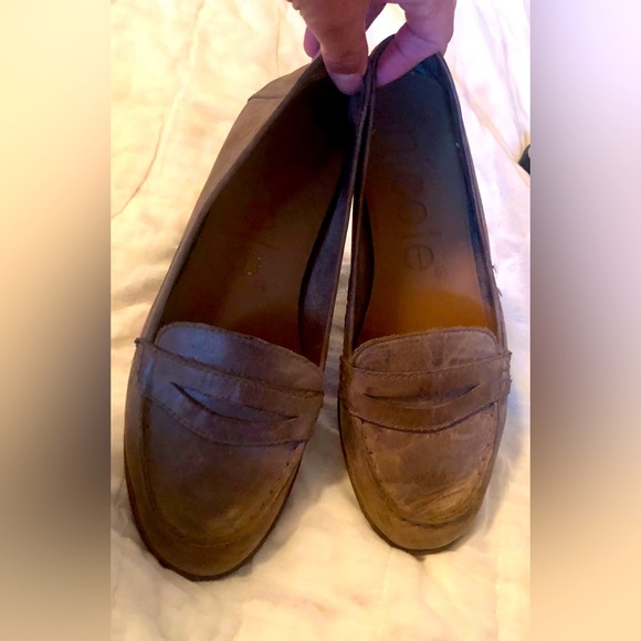 Gently used genuine leather loafers - Picture 2 of 3